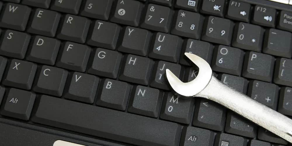 Dlaczego nie działa klawiatura w komputerze stacjonarnym i jak to naprawić