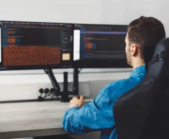 Jak rozszerzyć ekran na 2 monitory: 5 prostych kroków konfiguracji