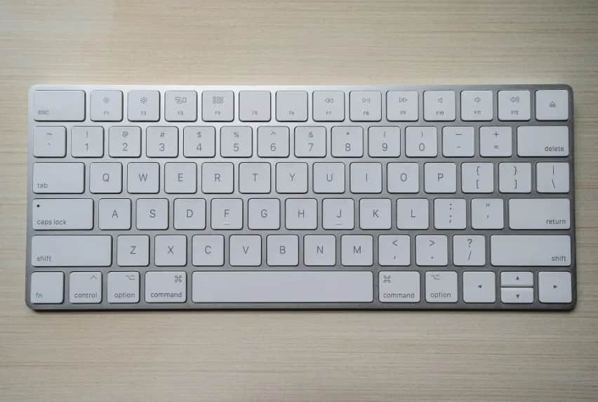 Jak wpisać cudzysłów na klawiaturze - prosty poradnik na różne układy klawiatury