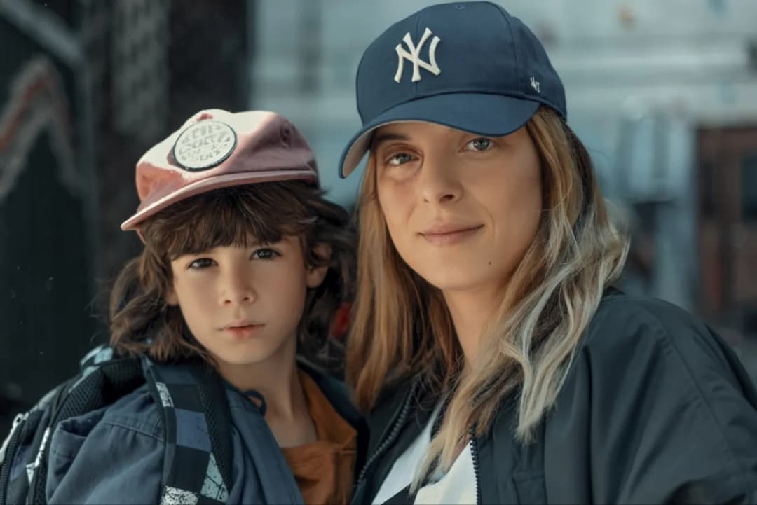 Matki pingwinów: emocjonalna recenzja, która porusza i inspiruje